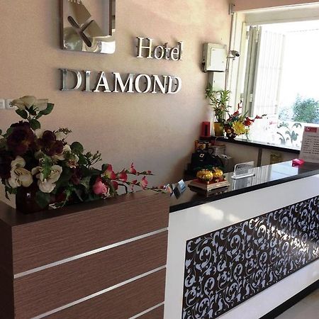 Hotel Diamond Makassar Bagian luar foto