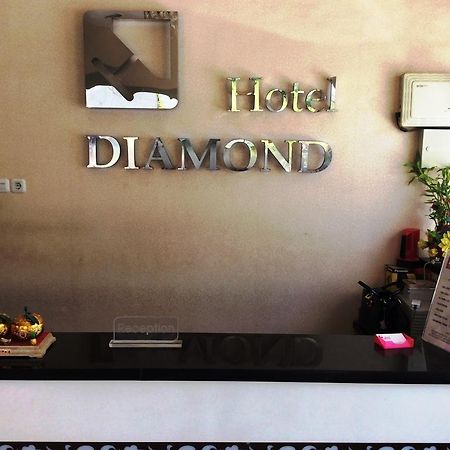 Hotel Diamond Makassar Bagian luar foto