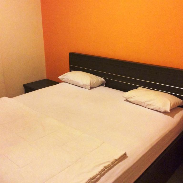 Hotel Diamond Makassar Bagian luar foto