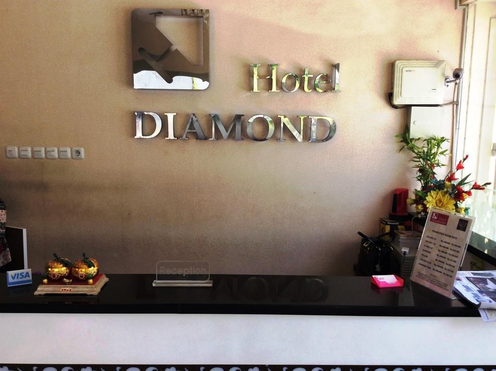 Hotel Diamond Makassar Bagian luar foto