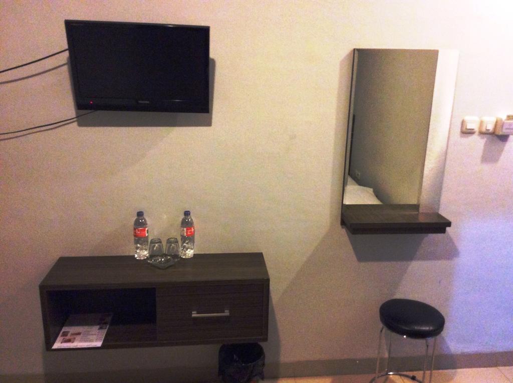 Hotel Diamond Makassar Ruang foto