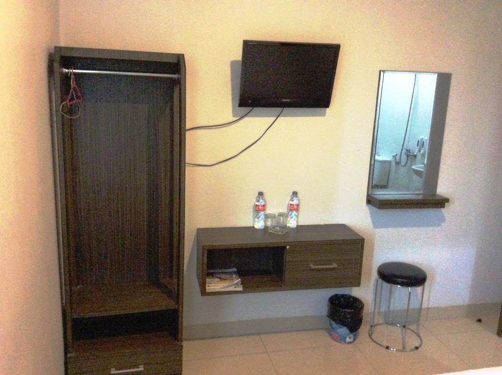 Hotel Diamond Makassar Bagian luar foto