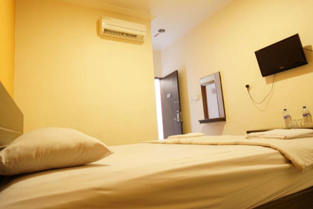 Hotel Diamond Makassar Bagian luar foto
