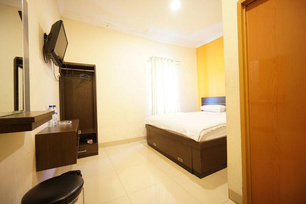 Hotel Diamond Makassar Bagian luar foto