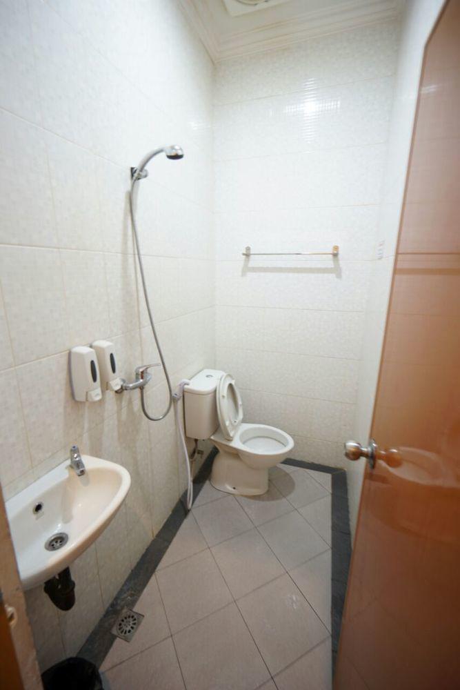 Hotel Diamond Makassar Bagian luar foto