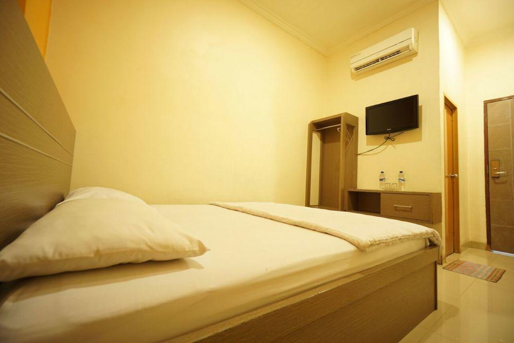 Hotel Diamond Makassar Bagian luar foto
